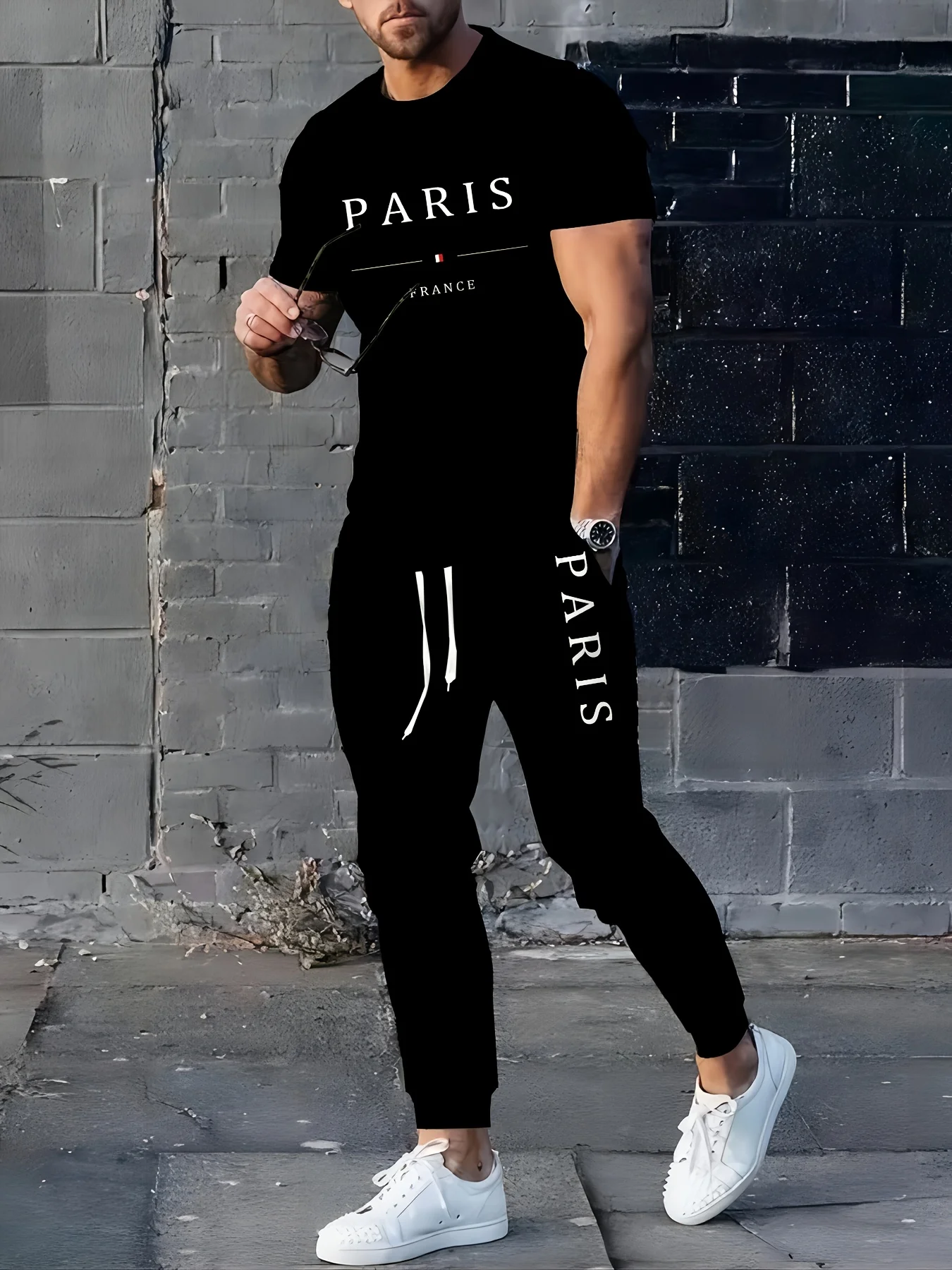 

The 2025 Summer new men's suit is a casual and fashionable outdoor streetwear collection with letter prints