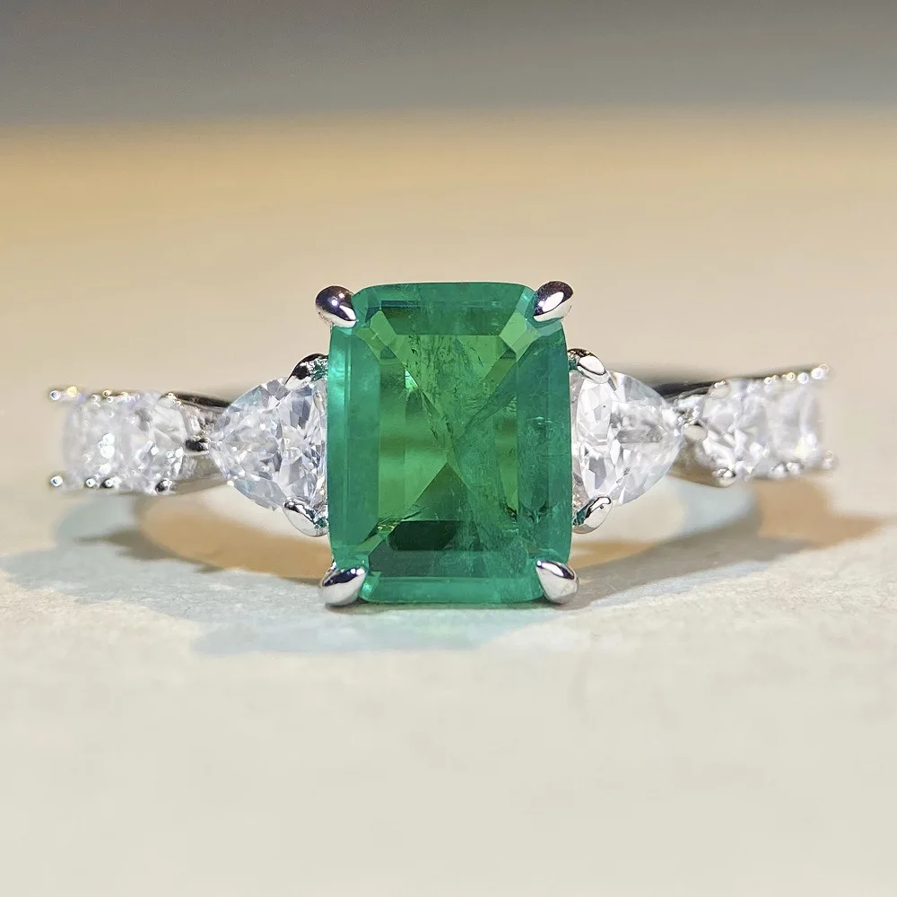 

Luxury Solid Platinum PT950 Women's Emerald Cotton Muzuo Diamond Ring Seiko Caibao Moissanite Diamond Ring