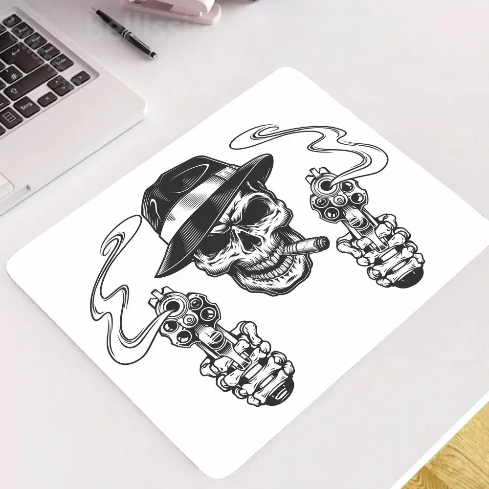 Double Gun Cowboy Skull Cute White Mouse Pad Game Accessories Mouse Pad Non-slip Rubber Horror Skull Smoking Mouse Pad 450x400mm