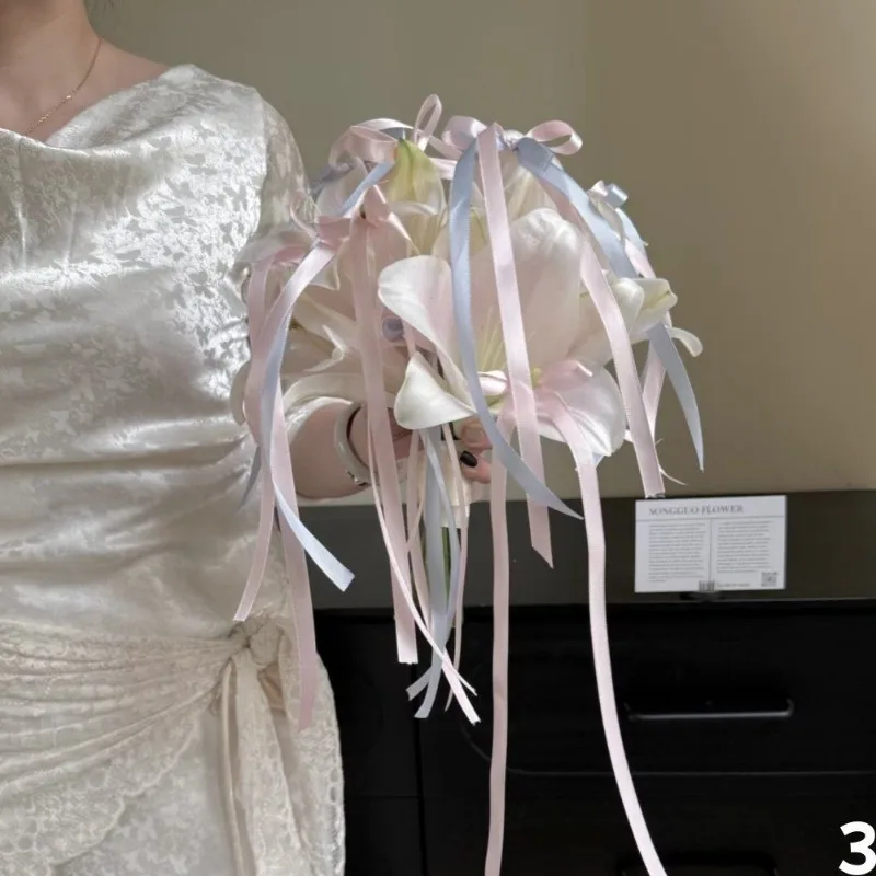 

Sweet ribbon bouquet ballet gentle temperament shooting props morning robe wedding photos birthday simulation bouquet