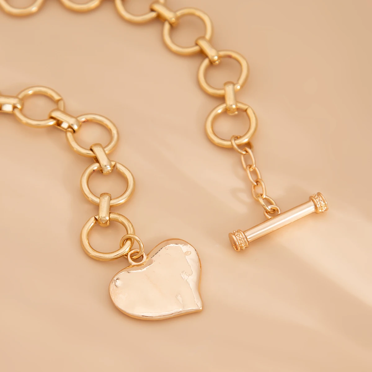 Lacteo Vintage Gold Color Circular Iron Chain Necklace For Women Daily Versatile Chunky Thick Heart Shaped OT Buckle Pendant New
