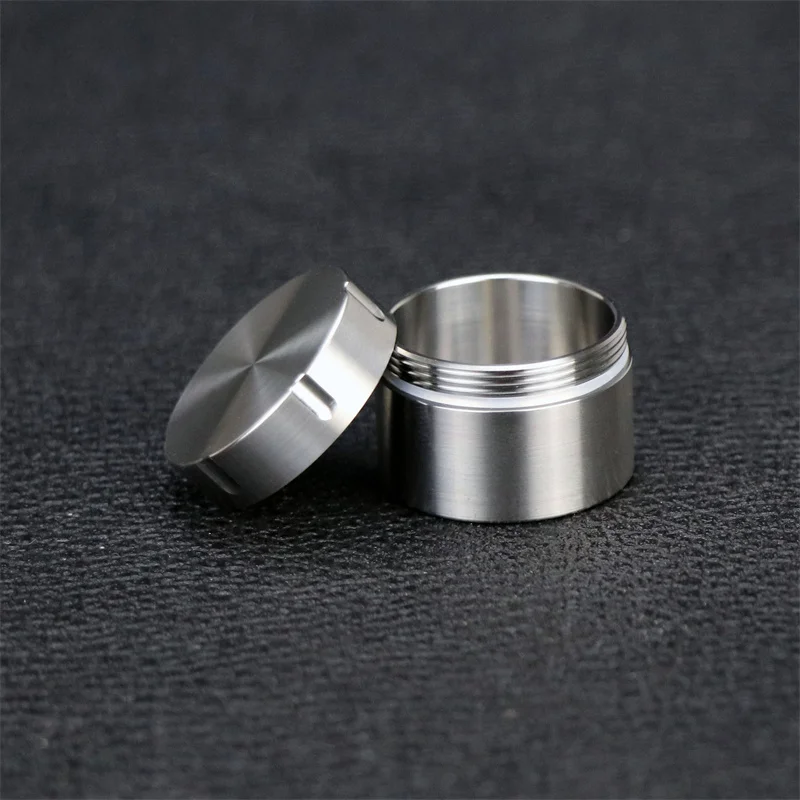 Portable metal box, exquisite seven-day mini waterproof and moisture-proof sealed bottle with large capacity