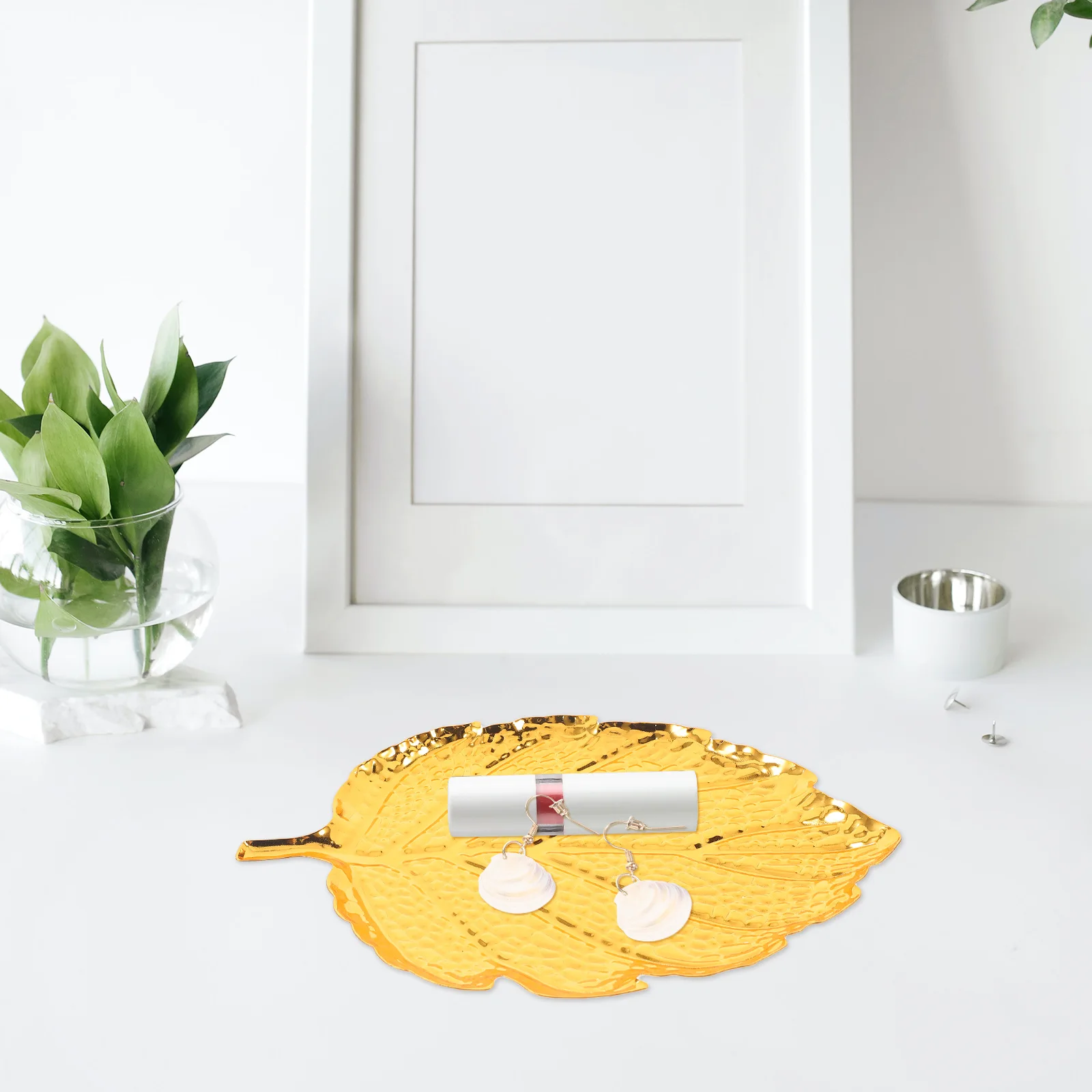 

Leaf Shaped Jewelry Tray Aluminum Alloy Ring Holder Desktop Storage Plate For Necklace Bracelet Earring Organizer Bowl