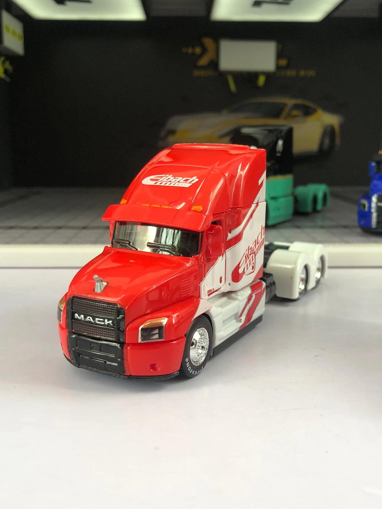 

Maisto 1:64 simulated Mack Anthem model car, static ornament,collectible gift car