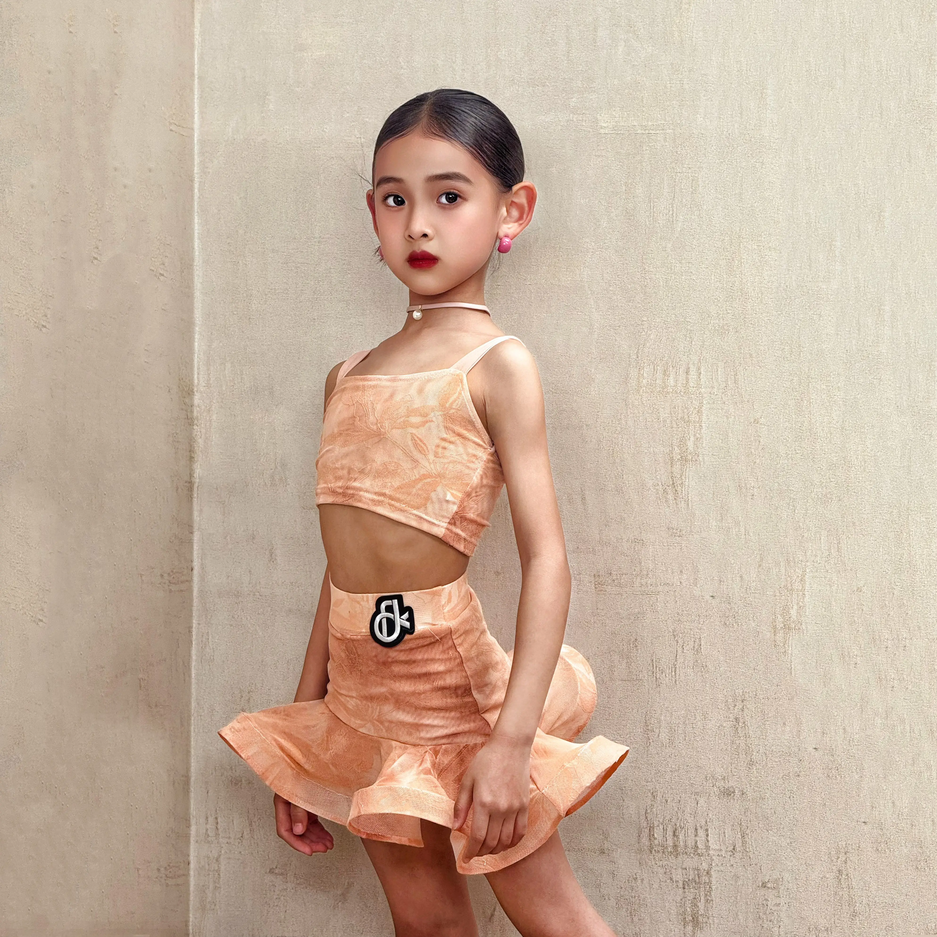 

Fashionable new children's Latin dance practice costumes, performance costumes, girls' summer set watches, performance costumes
