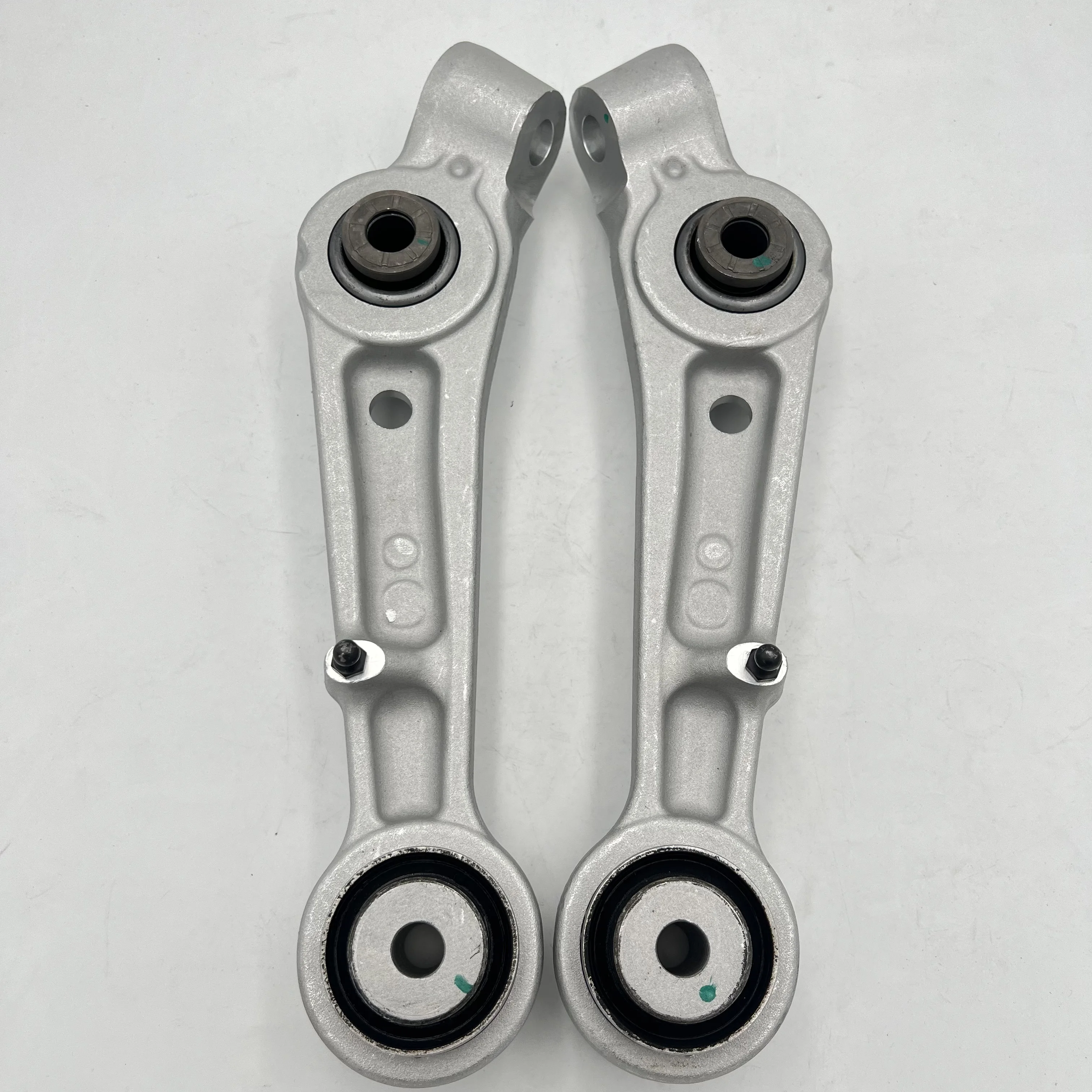 Front Lower Straight Control Arm 22927222 22927223 For Cadillac CT6 2016- 84008403 84008404