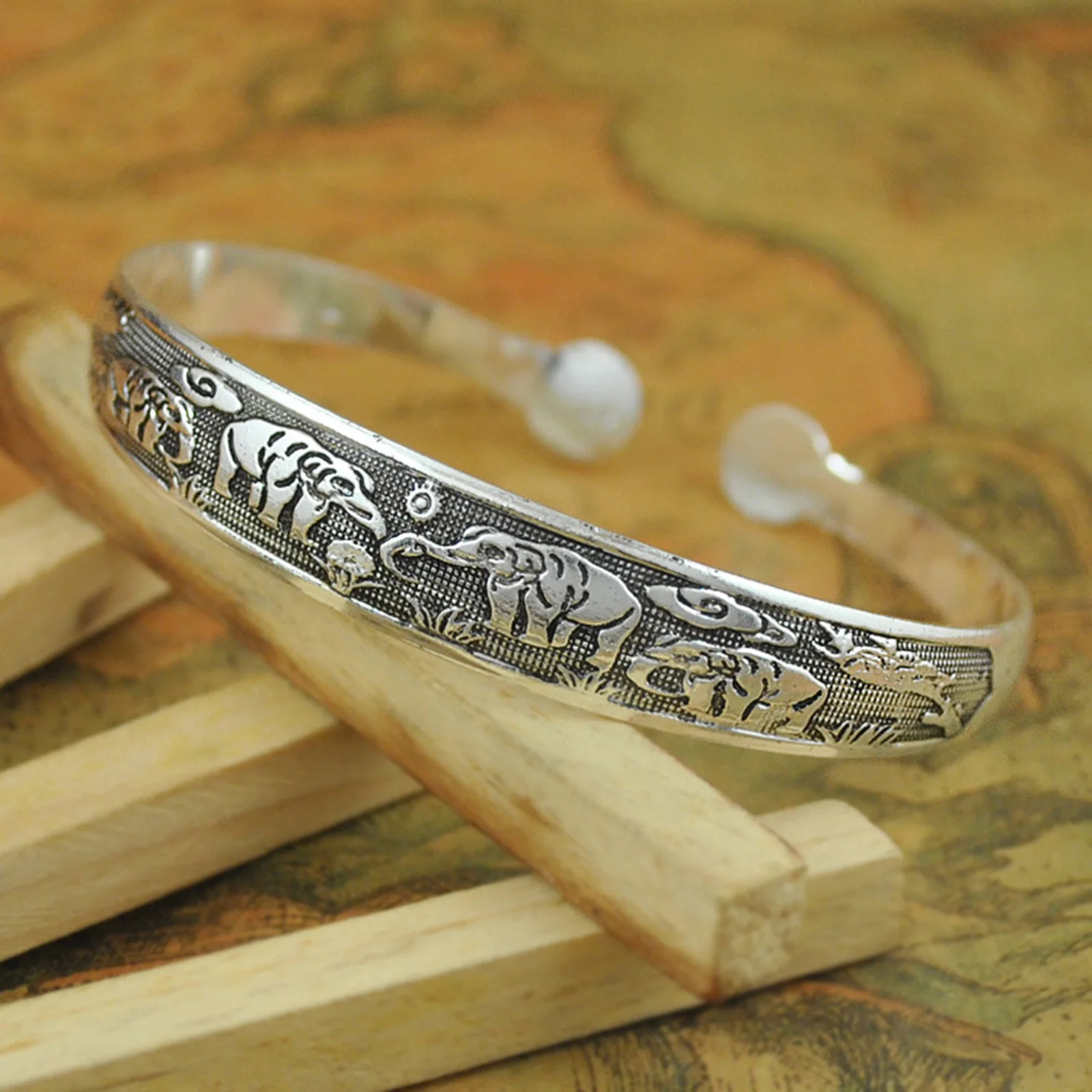 Vintage Antique Silver Color Animal Snake Flower Pattern Bangles For Women Bohemian Open Metal Bracelets Party Jewelry Gifts