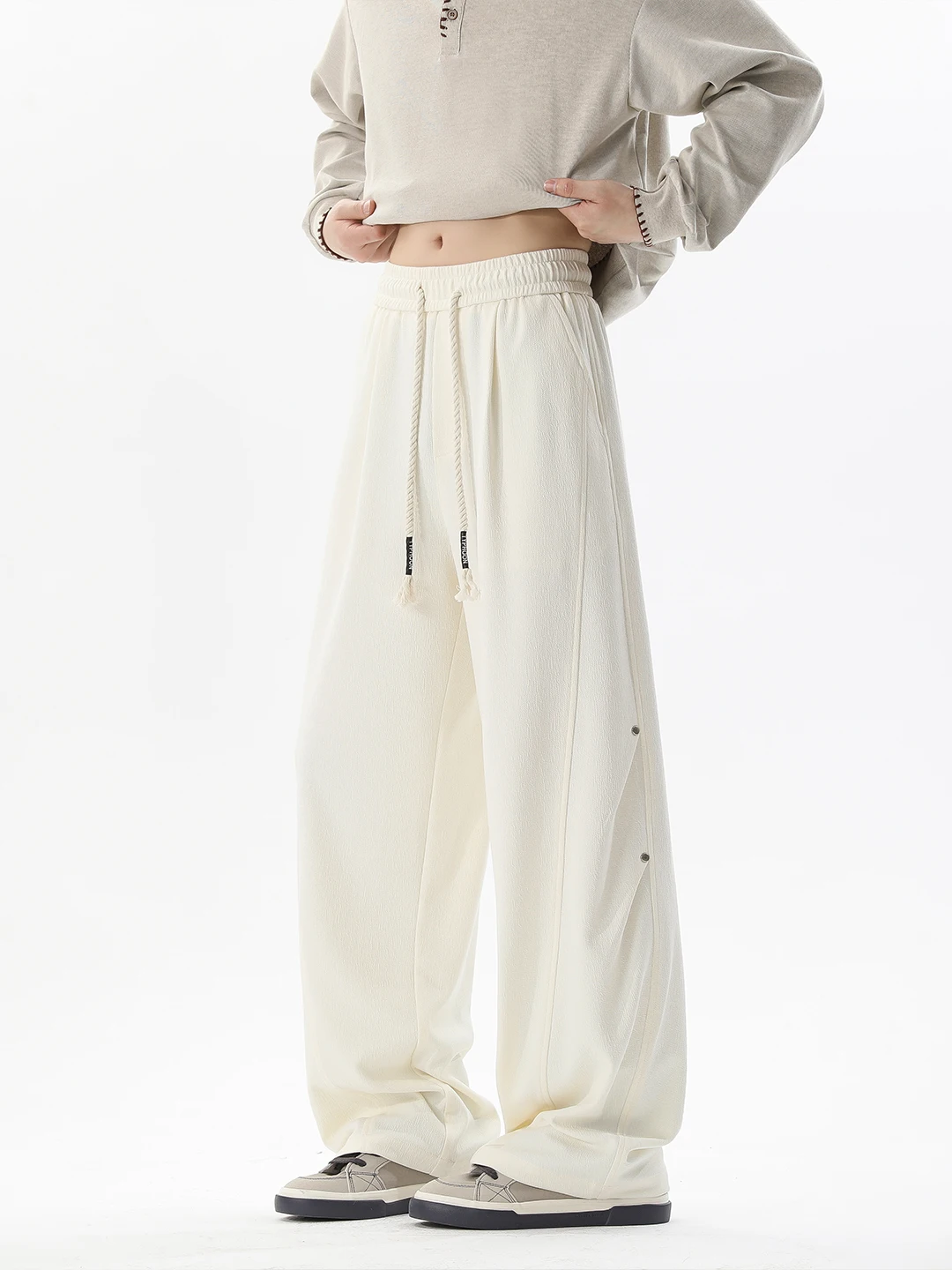 

Мужские повседневные спортивные брюки свободного кроя с прямыми штанинами, весна-лето, модные, брендовые, струящиеся, с отворотами, с заклепками, широкие, повседневные брюки