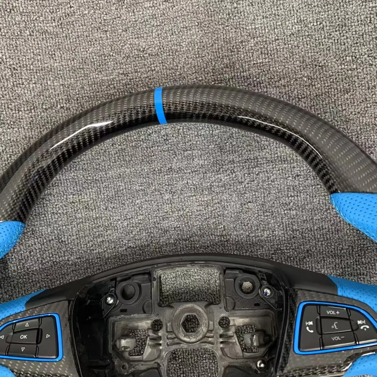 Blaues Leder 100% Carbon-Faser Maßgefertigtes Lenkrad Passend für Ford Focus MK3 2014-2018 Sport-Lenkrad Zubehör – Detail 5