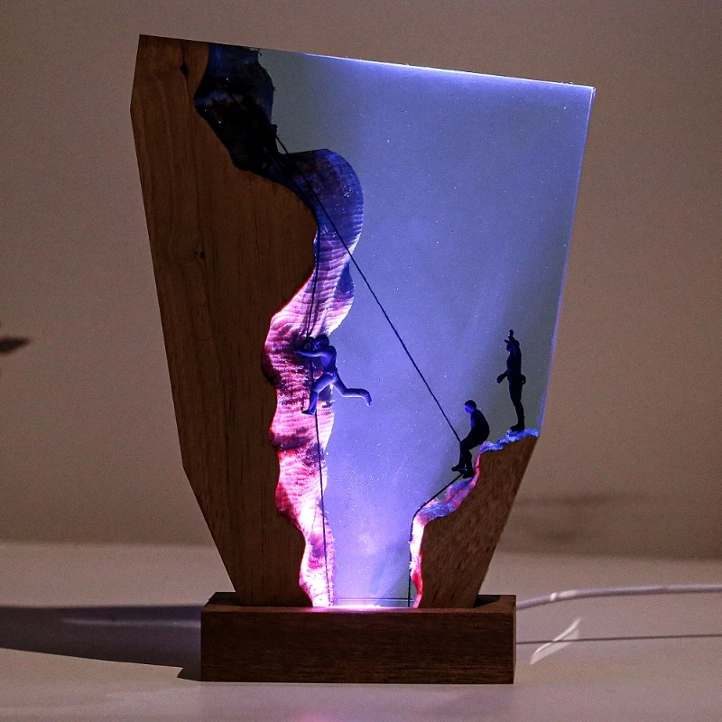 절벽 암벽 등반 유기체 수지 테이블 조명 Creactive Art 장식 램프 등산 테마 야간 조명 USB 충전