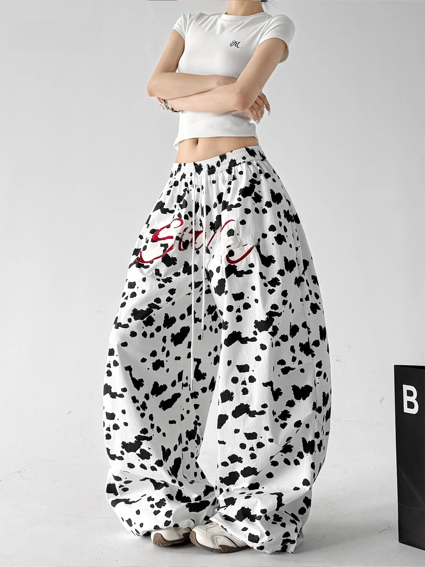 

Широкие брюки в американском стиле с принтом коровы, женские летние новые свободные повседневные брюки в корейском стиле с высокой талией из полиэстера