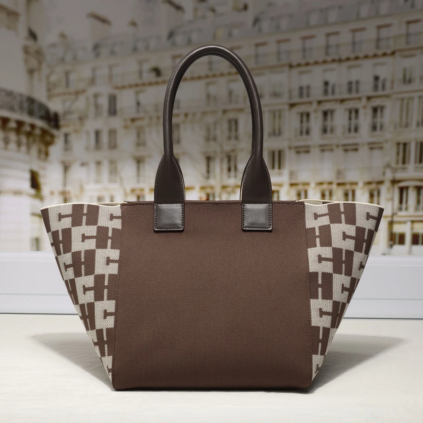 حقيبة يد نسائية كبيرة كلاسيكية كلاسيكية حقيبة يد كروس كاجوال بتصميم Flyknit حقيبة كتف نسائية عصرية للاستخدام اليومي