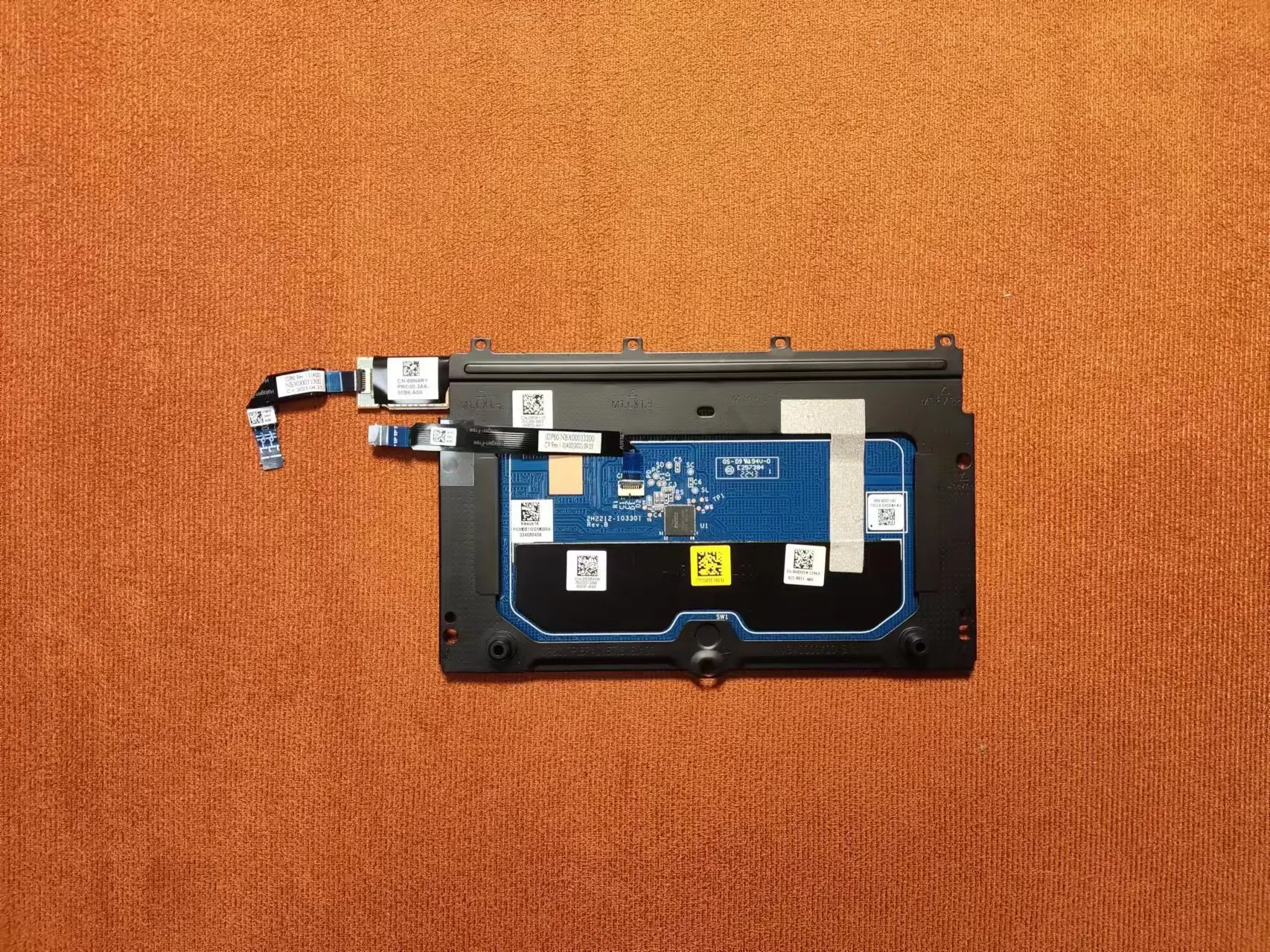 

Для Alienware X16 R1 цветная светящаяся сенсорная панель RGB Touch HDW14/N2GXD/RW11F