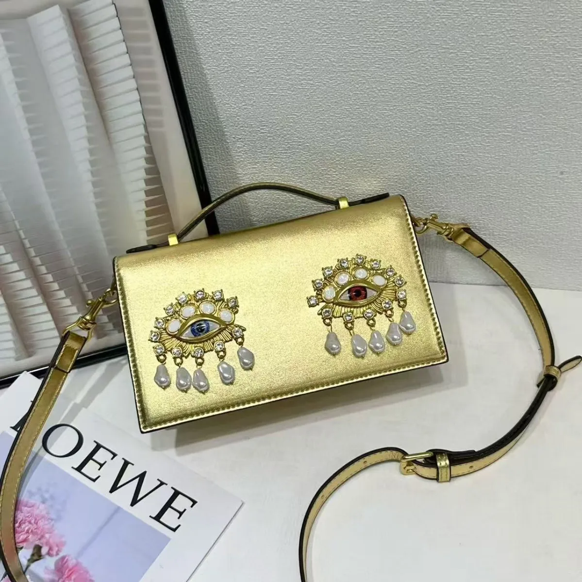 2026 New Luxury Retro 3D Jewelry Eyes High-end Single Shoulder Crossbody Bag Retro Pearl Diamond Eye Creative Design Shoulder