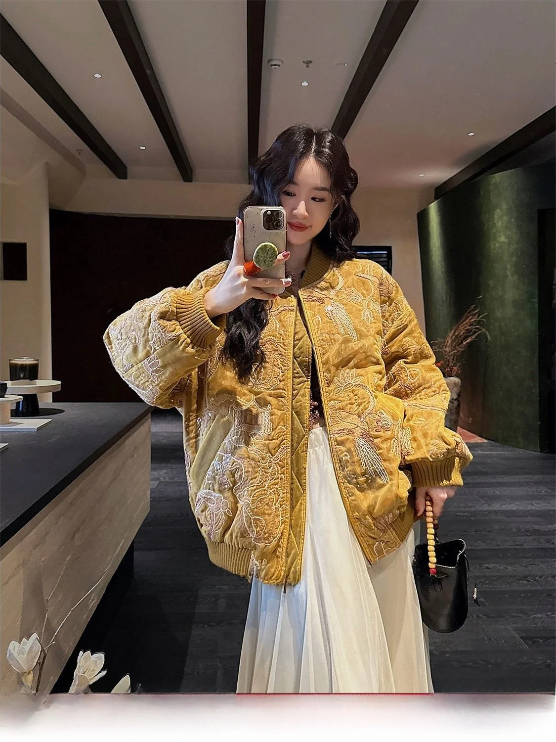 

Женская зимняя куртка Sanji Bla Flower【Longevi】с воротником-стойкой, хлопковая, с вышивкой и бисером, уникальный дизайн