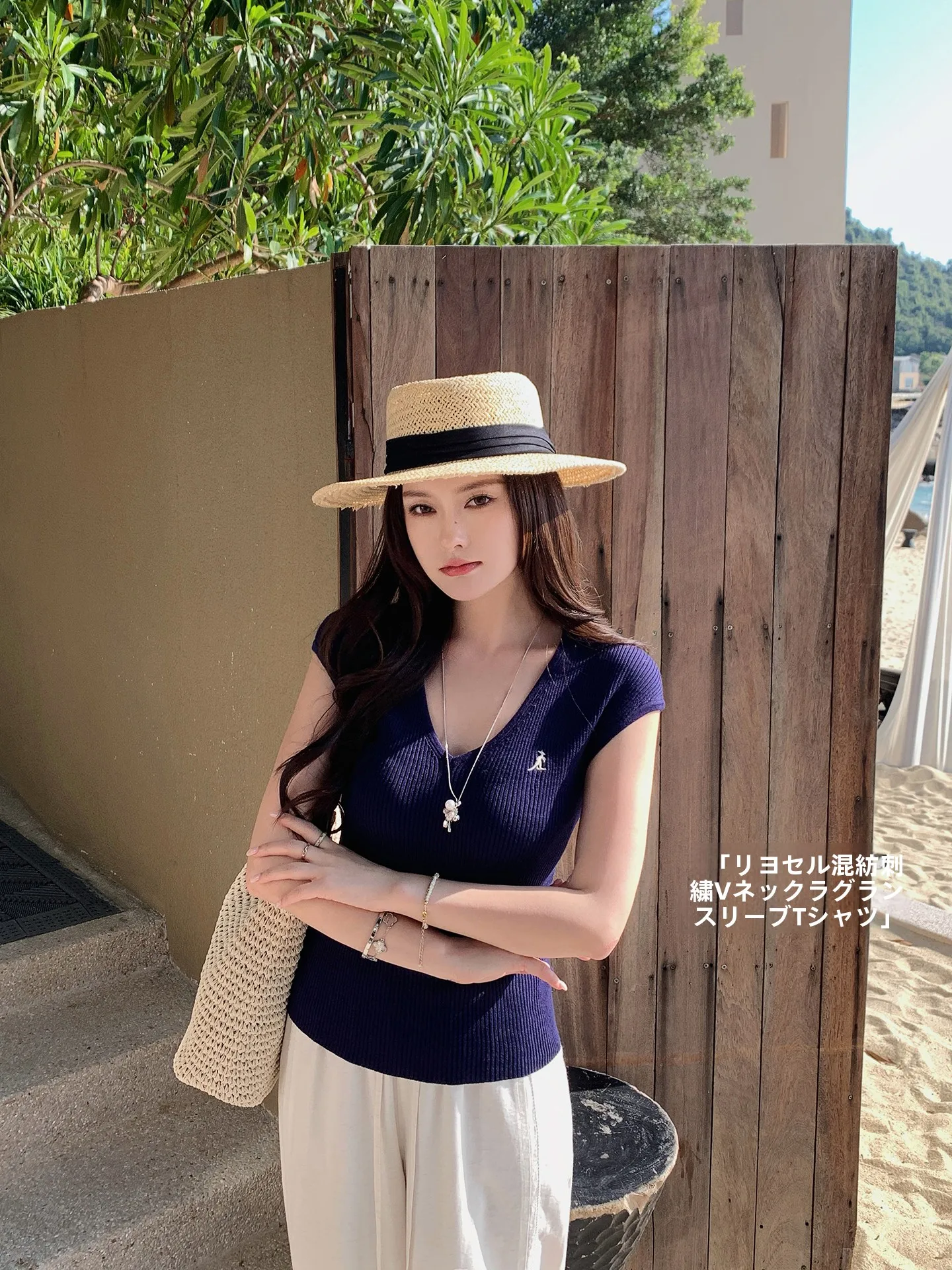 

Ms.Daoge Summer Thin Rayon V-neck Knitwear Short Sleeve Design Sensation Casual Pure Color Women's T-shirt Commute Style