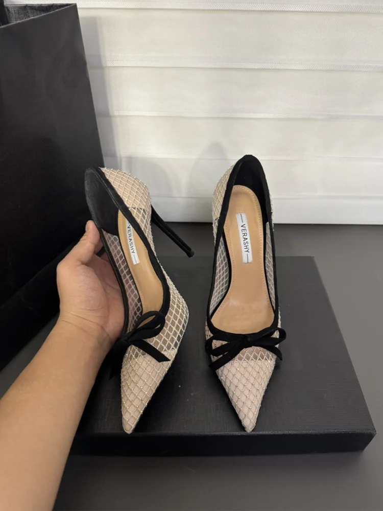 

Lace high heels, women's new butterfly bow rhinestone sexy temperament, high-end and non tiring, slim heel pointed single shoes