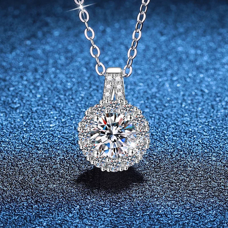 Platinum PT95018kGold Necklace Women'sMoissanite Pendant Women's Light Luxury Korean Version 1 Carat D-color Moissanite Necklace