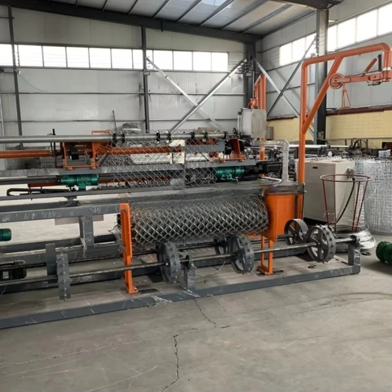 Customized Full Automatic Diamond Wire Mesh Chain Link Fence Net Making Machine Factory Best Price