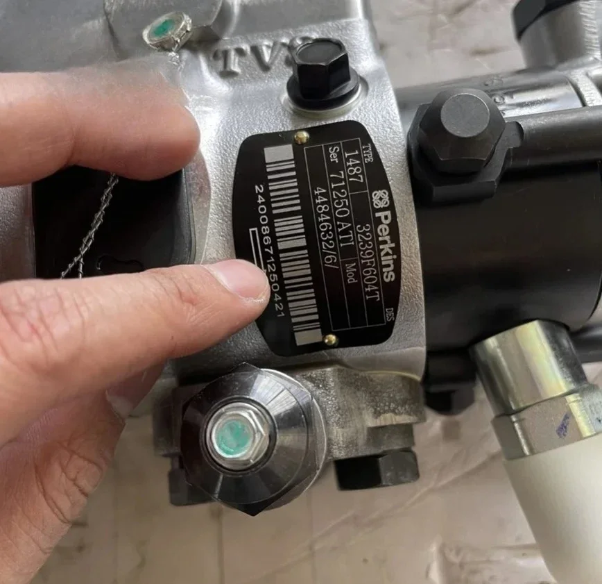 3239F604T Engineering Machinery Parts Engine Fuel Injection Pump  Applicable to C3.3 Diesel Engine Parts