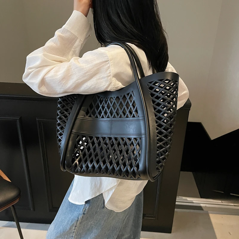 

Fashionable Solid Color Shopper Bag With Minimalist Chic And Large Capacity Ideal For Everyday Women Commuter Activities