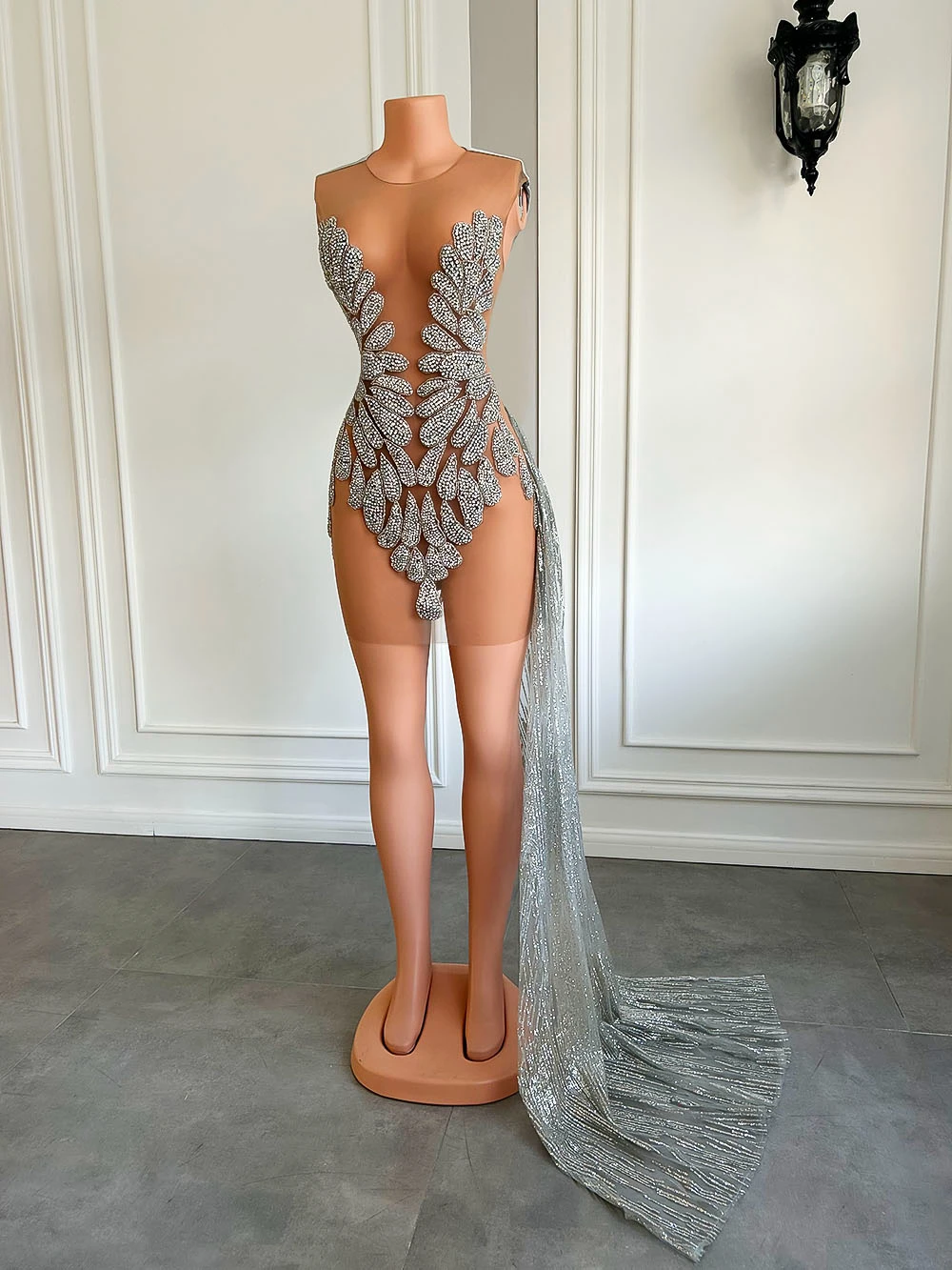 Sparkly Luxury Prom Dresses 2026 See Through Silver Glitter Beaded African Black Girl Short Prom Birthday Prom Party Gowns