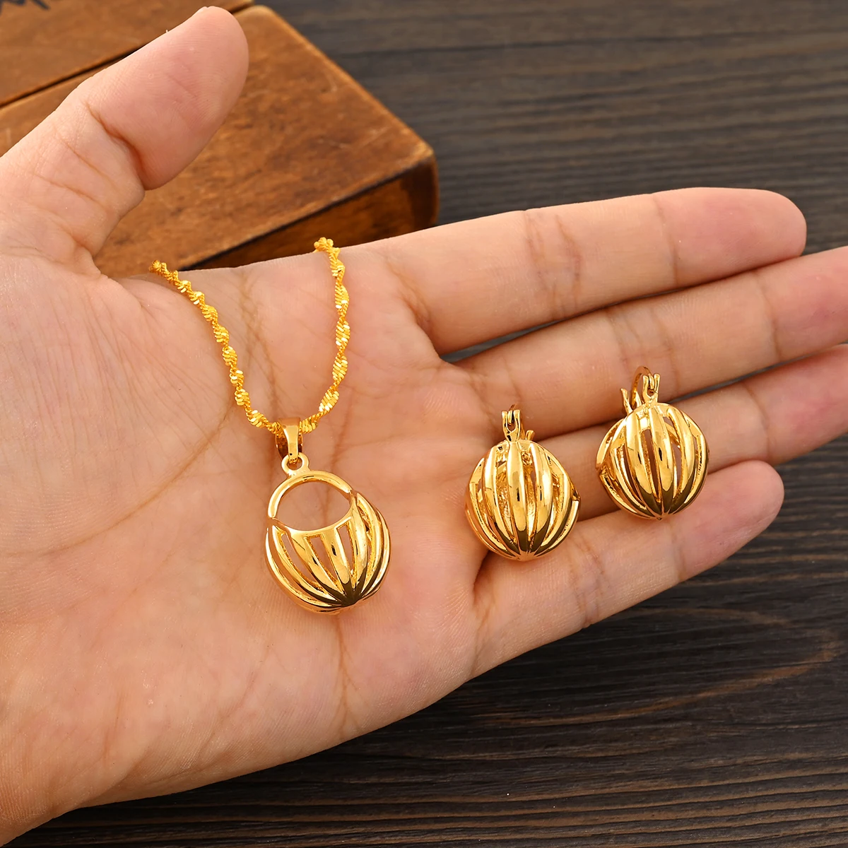 

High Quality Gold Color Hollow-out Flower Basket Cute Jewelry Girls Pendant Necklace Earrings Set Wedding Bridal Party Gifts