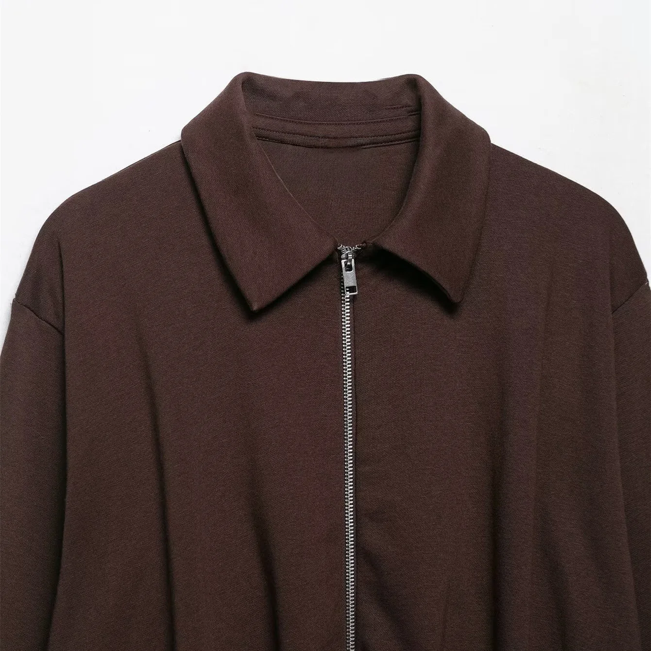 HH Damen Mode Langarm Herbst Oberbekleidung Revers Reißverschluss Plissiert Locker Braune Jacke 2026 Neue Damen Abschluss-Saison Mäntel – Detail 4