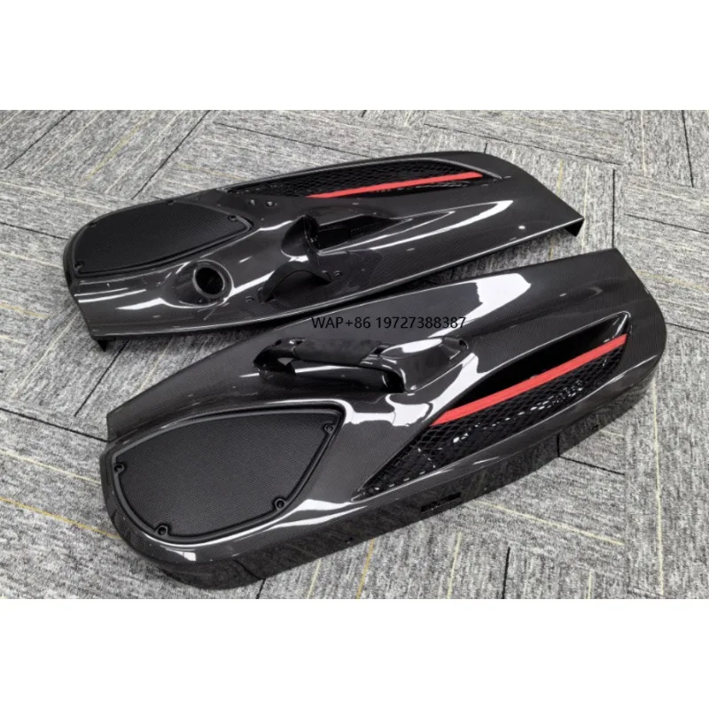High Quality Dry Carbon Fiber Door Panel Upgraded and Modified in Pist Style for 488 Body Parts