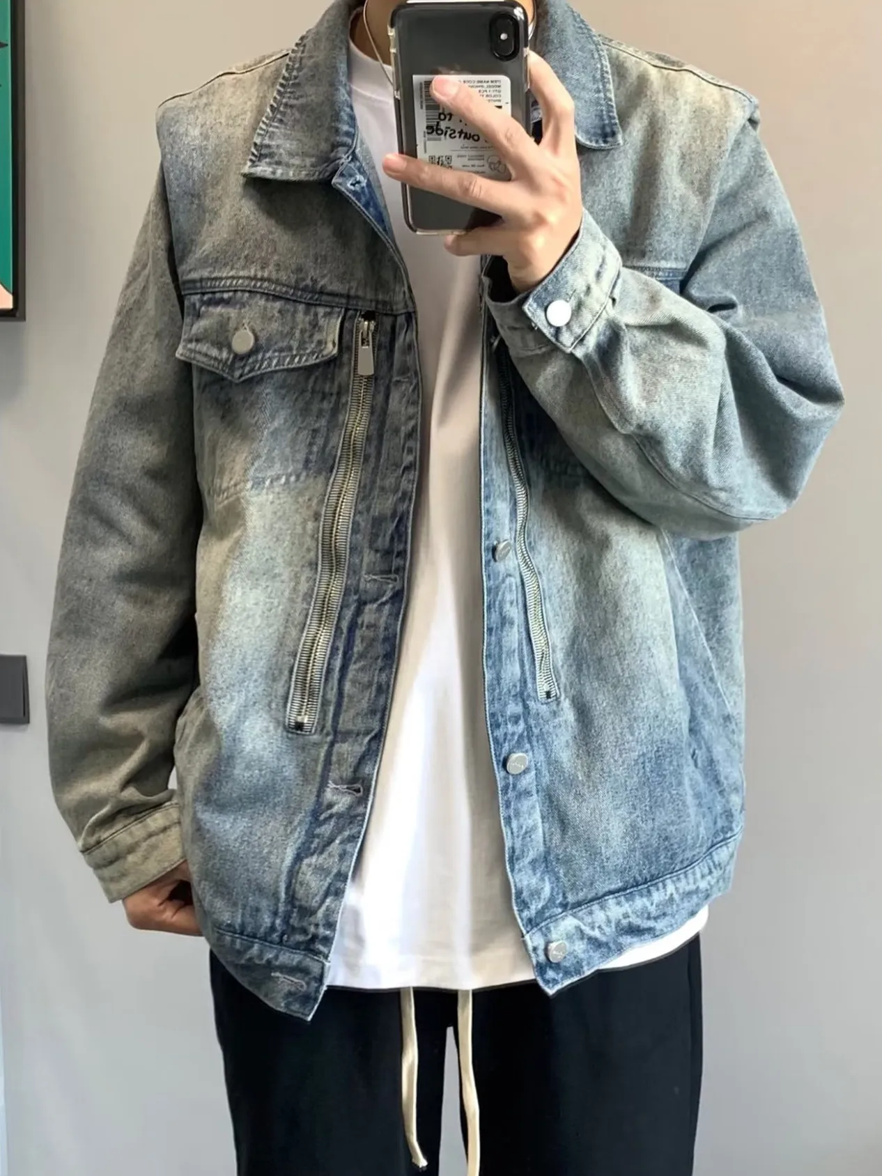 

Мужская джинсовая куртка с эффектом потертости в американском ретро-стиле, с подплечниками, цвета кли, молодежная модная, из смесового хлопка и полиэстера, с длинными рукавами