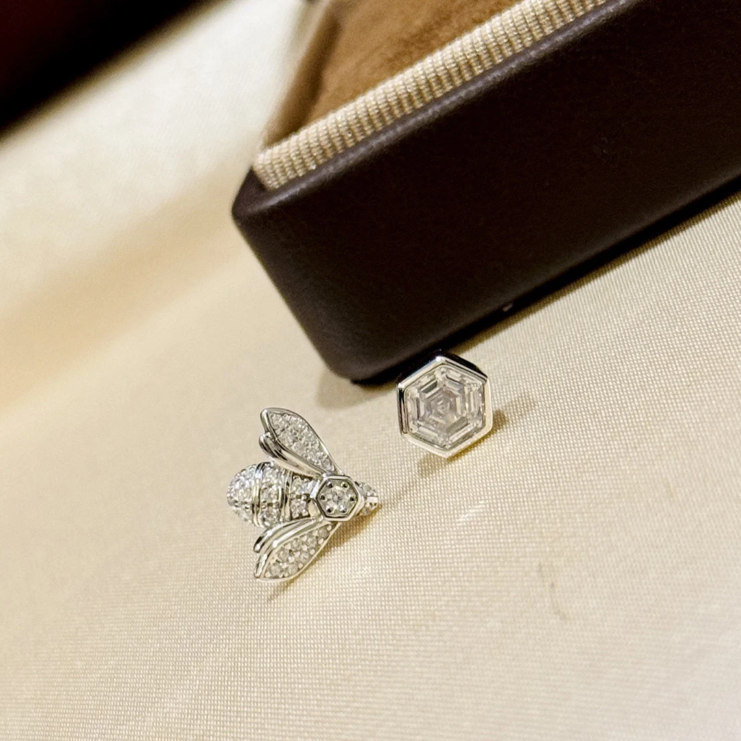 

Luxury Jewelry AAAA Zircon Bee Shaped Earrings for Engagement and Wedding Women's Jewelry Accessories
