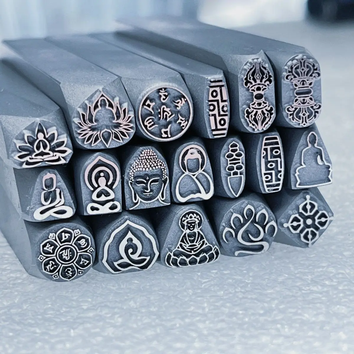 

Инструмент для гравировки ювелирных изделий Ji Yan: нож-зубило для золотых и серебряных браслетов, ожерелий, стальных штампов, с индивидуальным дизайном, ручной работы, для создания четких узоров