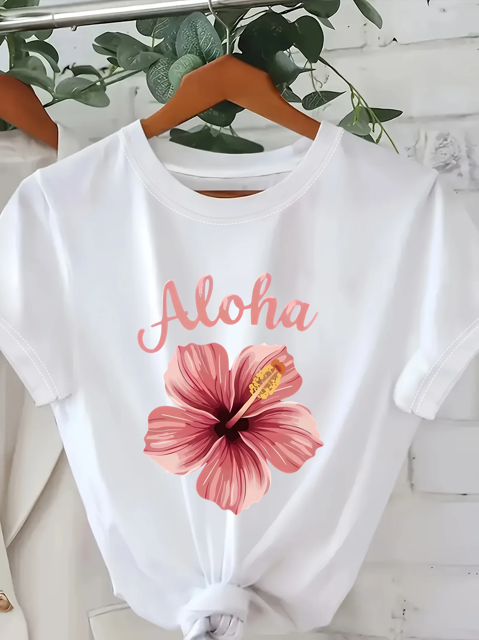 Women's Hawaiian Hibiscus Print Tropical Pink Grey Short Sleeve Aloha  with Blooming Flower Design Hawaiian Shirt for Beachwear