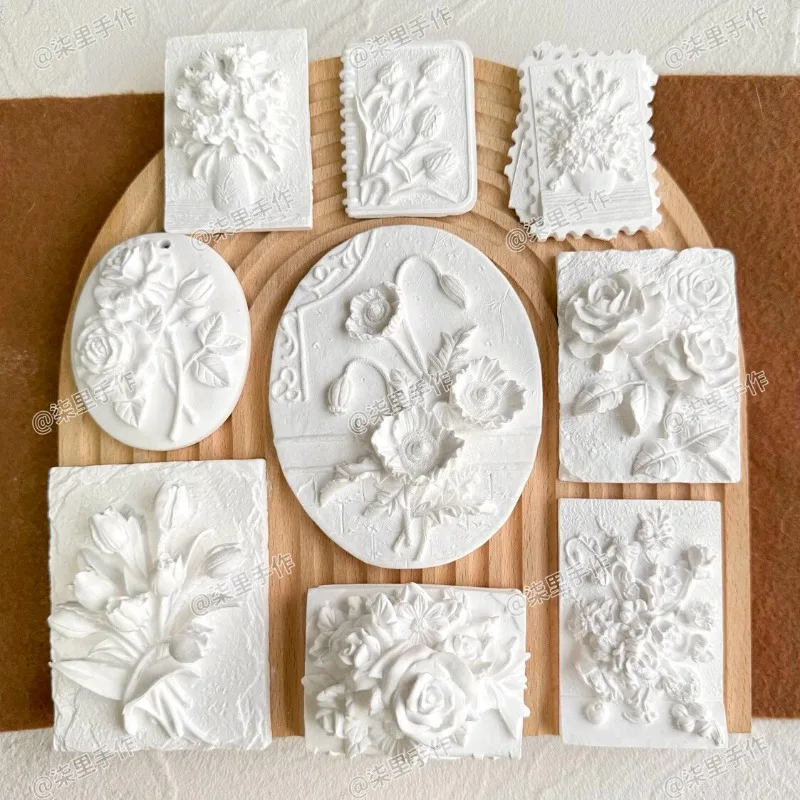 Retro flower art relief gypsum white embryo DIY hand-painted three-dimensional creative ornament team building salon activities