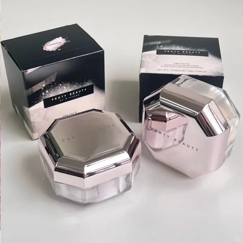 

Пудра для фиксации макияжа Hot Fenty Beauty Delicate Setting Powder: стойкая, без эффекта пыли, контролирует жирность, удерживает влагу, создает эффект без пор.