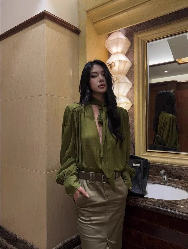 Real shot Women's French Vintage Green Tie Neck Long Sleeve Blouse Autumn Elegant Chic Loose Slimming Versatile Unique Top Fashi