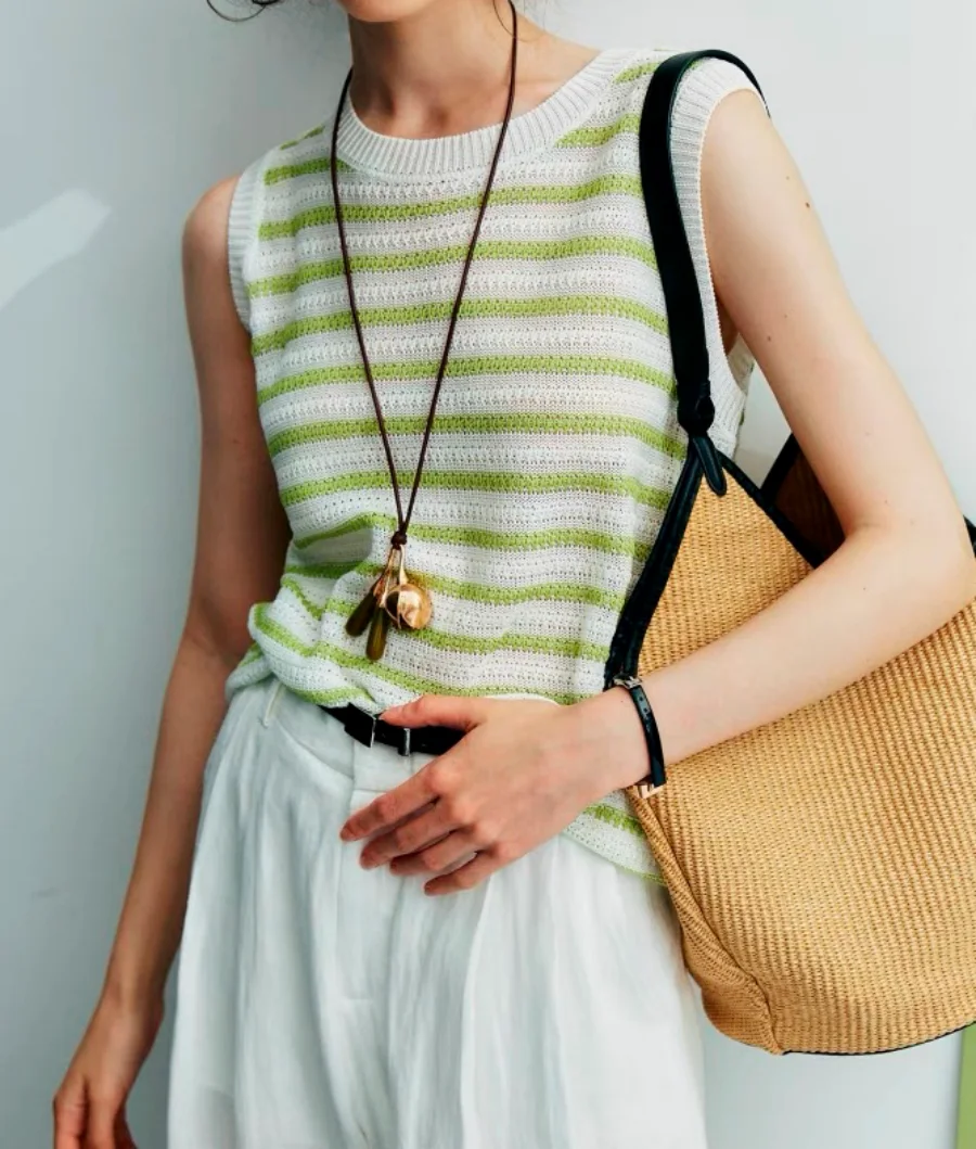 Casual Women's Crew Neck Knit Pullover Vest, Perfect Choice for Summer Outings