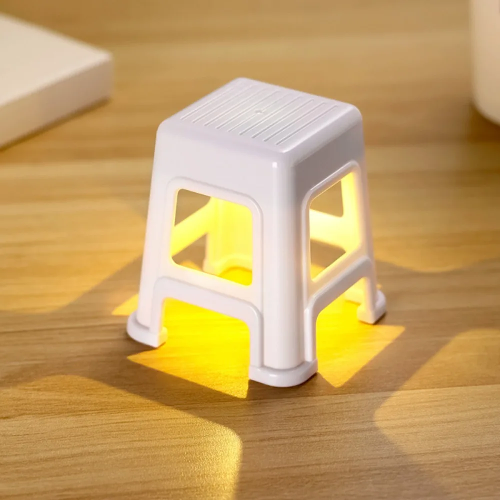 

Милый пластиковый светодиодный мини-стул, ночник в форме стула, милый дизайн, миниатюрный размер, настольное украшение, для использования ночью
