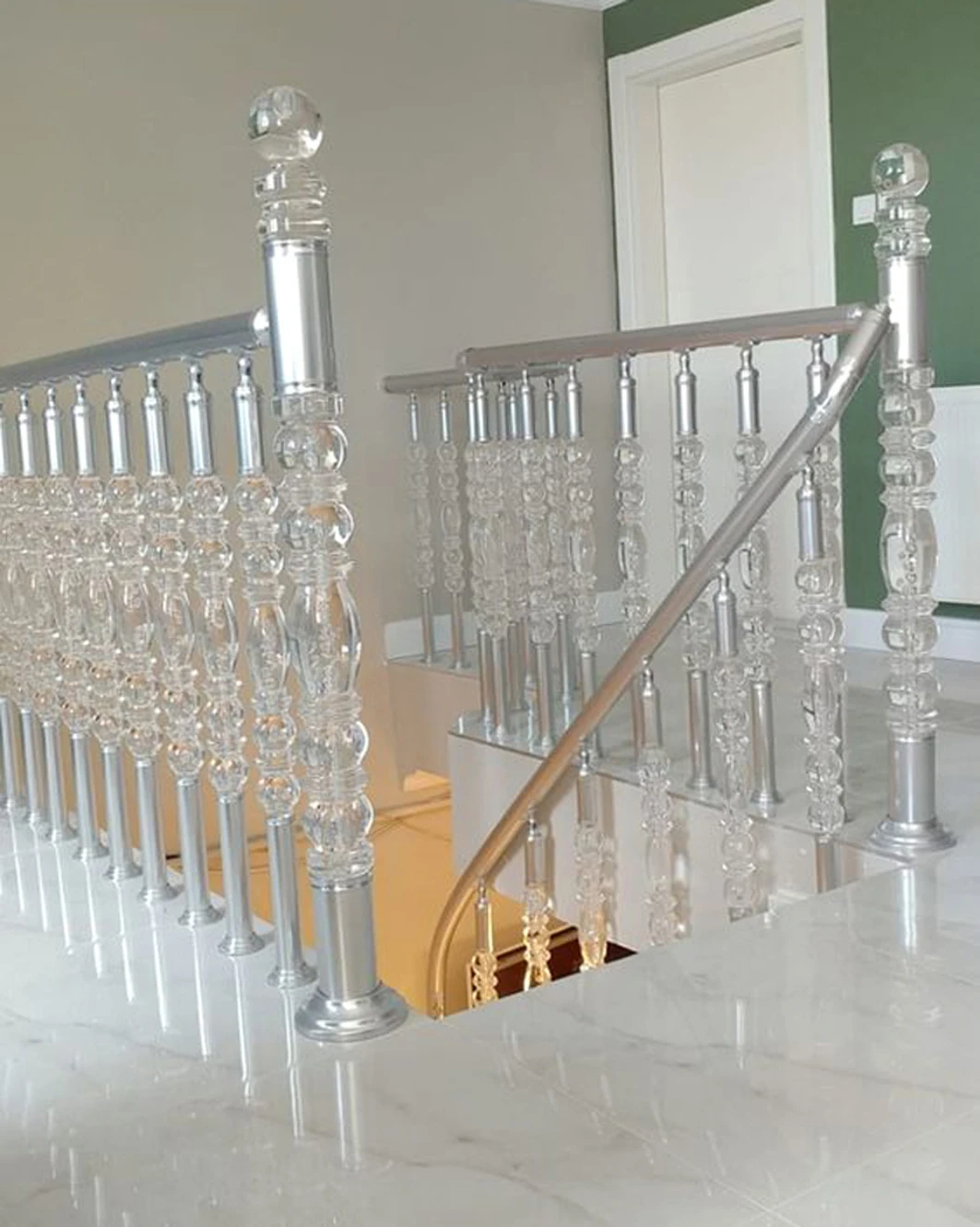 Customized Top-grade Acrylic Armrest pillar Crystal PMMA General Column Plexiglass Bubble Stair Handrail KTV Hotel Villa Railing