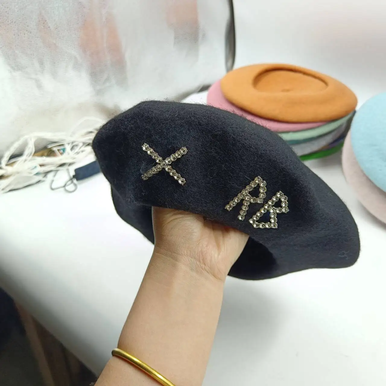 Lace mesh rhinestone beret fashionable luxury face small beret autumn dome painter\'s hat beret 겨울모자