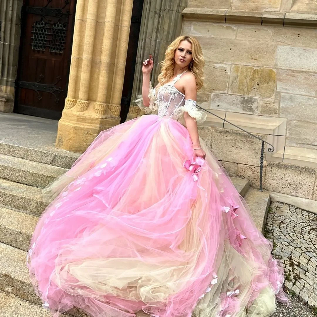 

Garden Mix-Colored Tulle Bridal Gowns Lace Flower Appliques Long Pretty Tulle Prom Gowns To Photo Shoot Women Dress Clothing