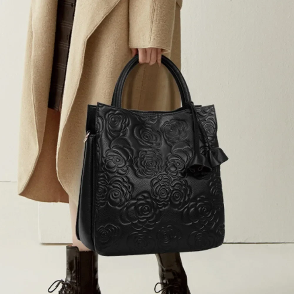 

Ladies' fashionable and elegant camellia tote bag with large capacity and multiple compartments, vintage shoulder bag