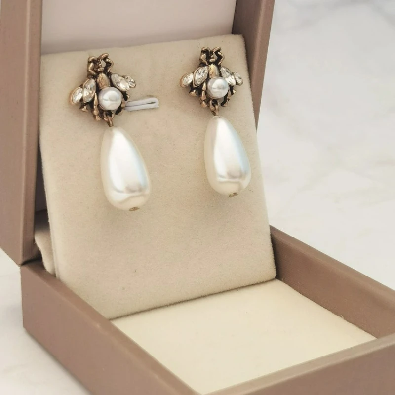 Vintage Bee Earrings with Pearl Accent, Elegant Bumblebee Drop Earrings, Antique Inspired Luxury Jewelry Wholesale