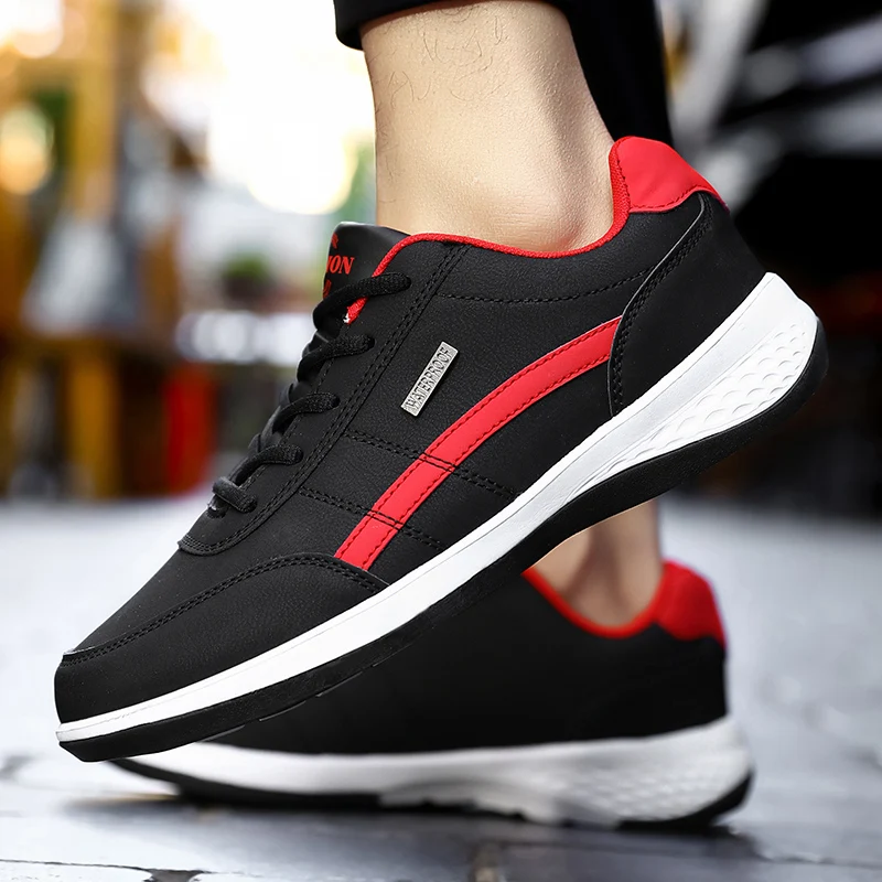 2024 Men Sports Casual Shoes Fashion Leather Shoes Outdoor Comfortable Flat Sneakers Breathable Light Men White Sneakers Shoes