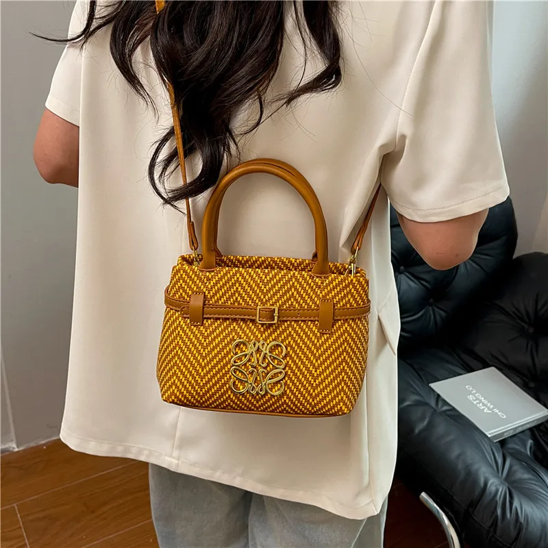 

Luxury Designer Paris Fashion Tote Bag With Large Capacity And Trendy Design Ideal For Women Messenger Purse
