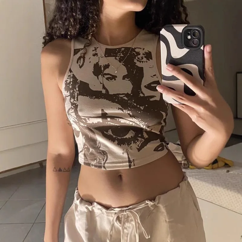 Portrait Graffiti Print Sleeveless Round Neck Retro Street Casual Versatile Women's Slim Fit Top Y2K Harajuku Gothic Short Vest