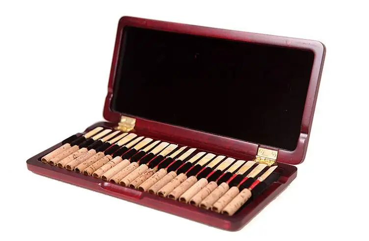 Oboe reed box solid wood whistle film box professional high - grade reed folder