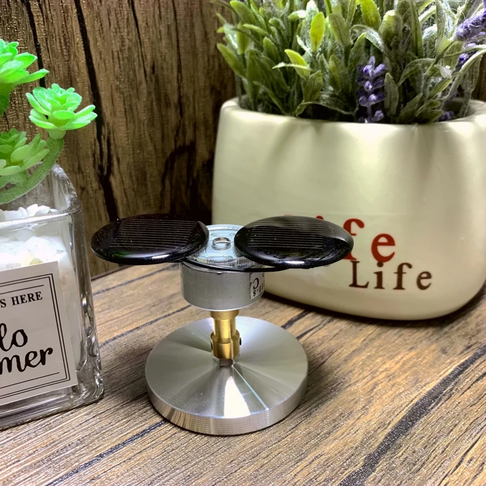 Ornamen Mini Bertenaga Surya dengan Dasar Logam dan Mesin Gerak Pseudo-Abadi untuk Desktop, Alat Bantu Mengajar Sains