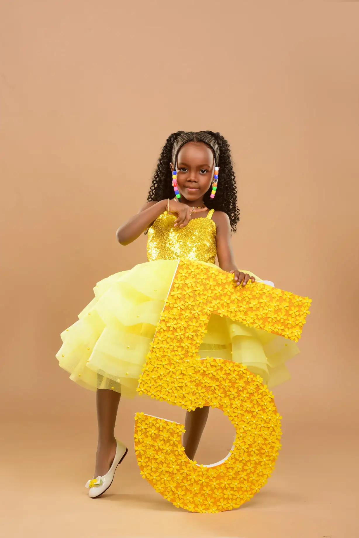 Vestidos de niña de flores amarillas para boda, tirantes de lentejuelas, hinchados en capas hasta la rodilla, vestidos de cumpleaños para niños, vestido de primera comunión