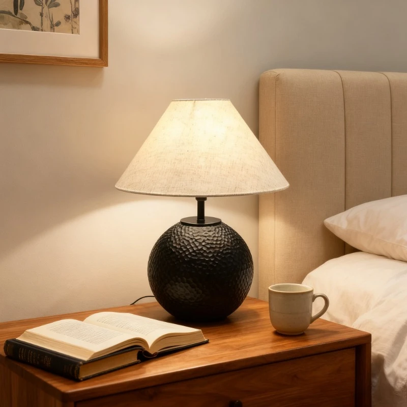 Modern Minimalist Black Hammer Patterned Ceramic Desk Lamp Linen Lampshade Design LED Lighting Bedroom Living Room Decoration